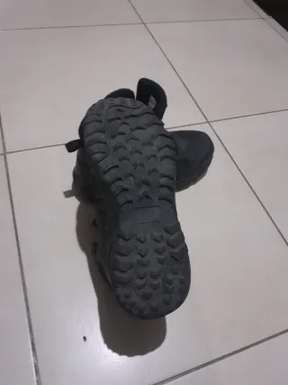 Botas negras para hombre