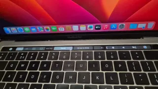 MacBook Pro 13” Retina Touch Bar – Intel i5 – SSD