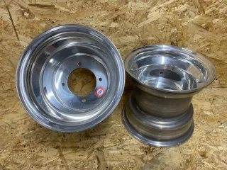 Llantas traseras DWT etiqueta roja en 9 pulgadas