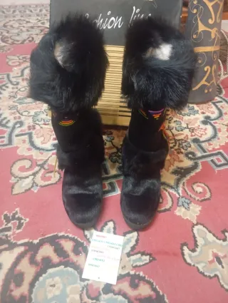 Stivali donna neri con pelliccia