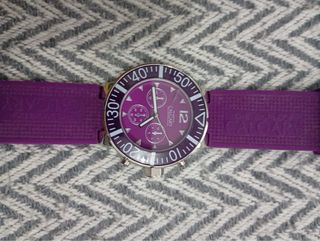 Reloj Negro y Dorado