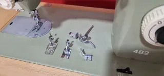 Máquina de coser Alfa 482 con maletín