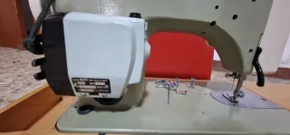 Máquina de coser Alfa 482 con maletín