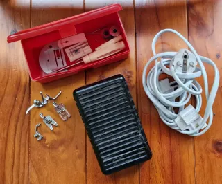 Máquina de coser Alfa 482 con maletín