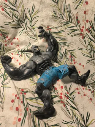 Figura Hulk Gris Marvel Select