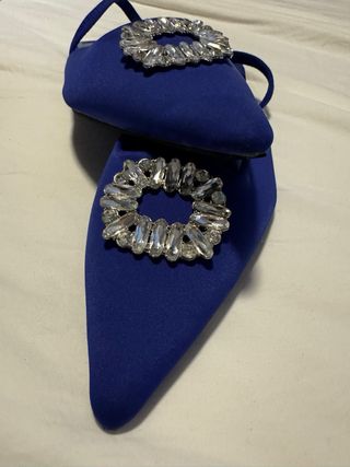 Zapatos planos Zara con pedrería.