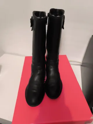 Botas piel niña negras lazo