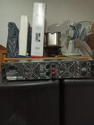 Etapa Behringer EPH2000