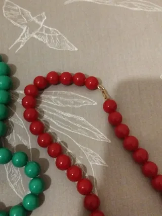 Collane con perline colorate