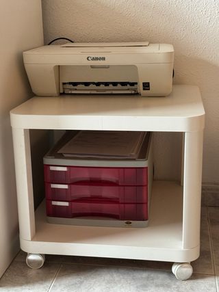 Mesa auxiliar TINGBY con ruedas