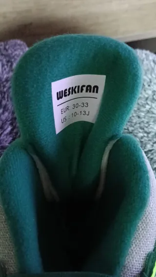 Patines Weskean Dinosa Talla S con luces en ruedas