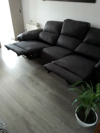 Sofá de tela negro electrico.