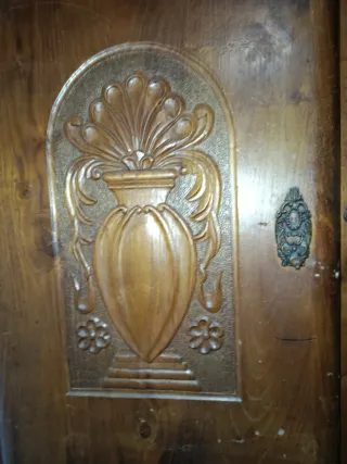 Mueble comedor de madera maciza