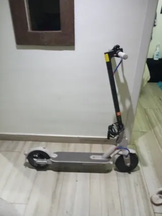 Patinete Eléctrico Blanco