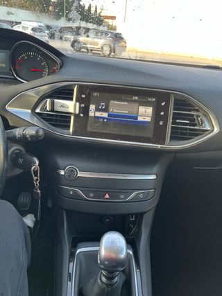 Peugeot 308 2015