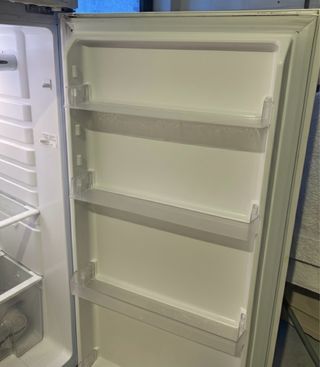 Frigorífico com Congelador Potente