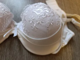 Reggiseno H&M 65B pizzo floreale bianco