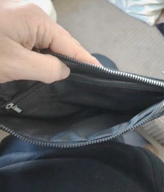 Pochette uomo grigia con stampa