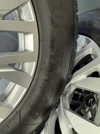 4 llantas Volkswagen de 18” con neumático GOODYEAR