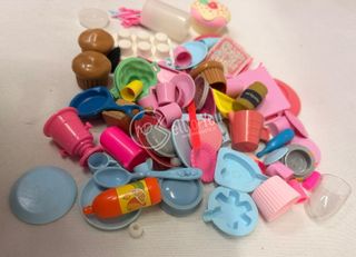 Lotto accessori cucina Barbie e bambole