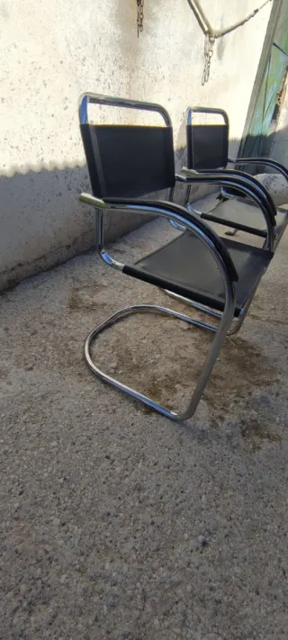 Sillas de diseño metálicas y tela