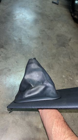 Tapicería Freno de Mano BMW E34 Cuero Negro