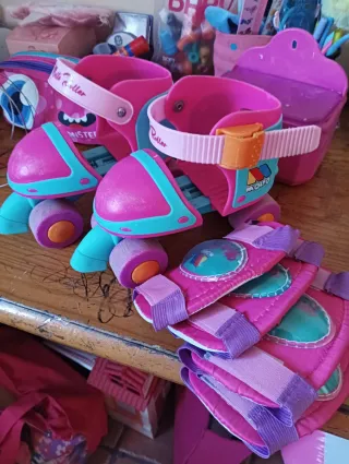 Patines y protecciones infantiles rosas