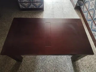 Vitrina de madera y cristal