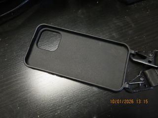 Funda iPhone 15 Pro Max con correa