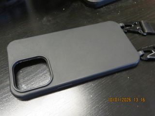 Funda iPhone 15 Pro Max con correa