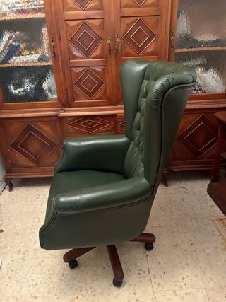Poltrona in pelle verde per ufficio