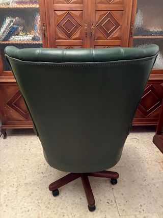 Poltrona in pelle verde per ufficio