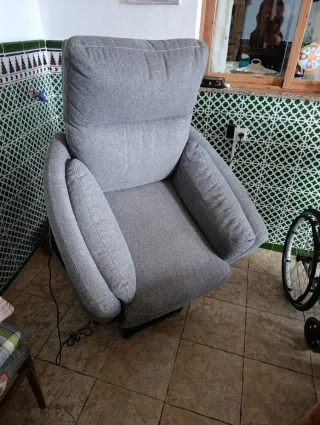 Poltrona relax Astan Hogar grigia alzapersone