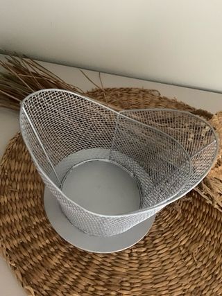 Cesta metálica decorativa