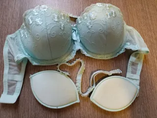 Reggiseno H&M 65B pizzo floreale celeste