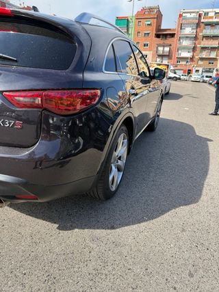 Infiniti FX37 2010