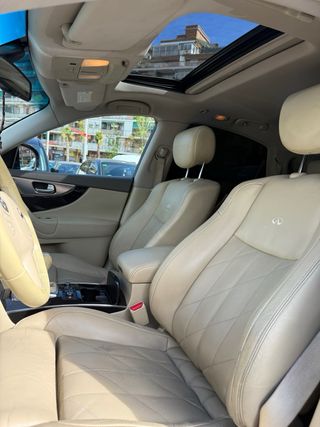 Infiniti FX37 2010