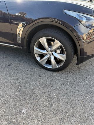 Infiniti FX37 2010