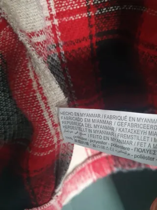 Cazadora corta cuadros roja, negra y blanca