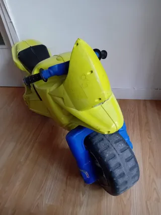 Moto de juguete infantil