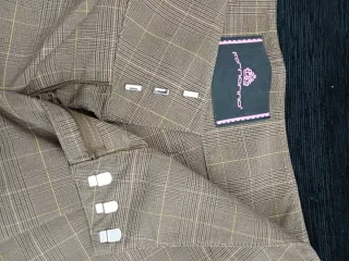 Pantalón pirata cuadros Fornarina marrón