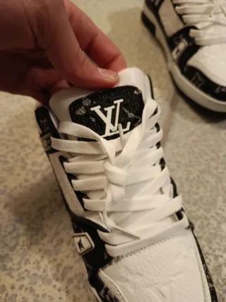 Scarpe LV bianche e nere taglia 42