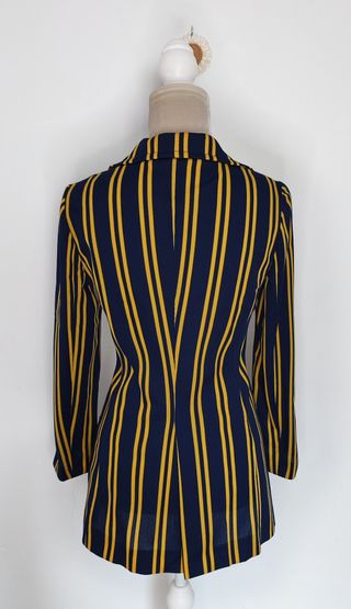 Blazer rayas azul y mostaza estilo retro elegante
