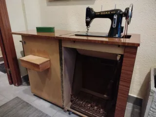Máquina de coser antigua SIGMA
