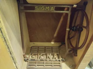 Máquina de coser antigua SIGMA