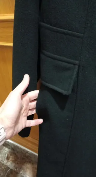 Abrigo largo de paño ANDYUS ,mide 93cm de largo.