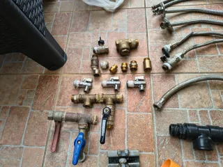 Raccordo idraulico misto