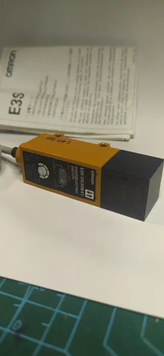 Fotocélula OMRON E3S-DS3B41