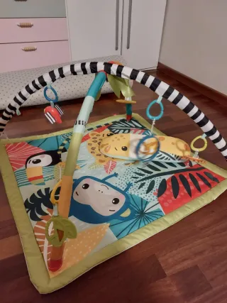 Palestrina per neonati con giochi Fischer Price