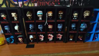 Expositor Funko Pop Stranger Things Kinder joy